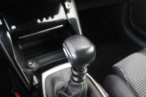 Peugeot 208 1.2 100PK GT | NAVIGATIE | KEYLESS ENTRY/START | APPLE CARPLAY/ANDROID AUTO | LICHTMETALEN VELGEN 17" | 3-D INSTRUMENTENPANEEL | DAB+ RADIO | DODEHOEK DETECTIE | CRUISE CONTROL | LANE ASSIST | CLIMATE CONTROL | ZWART DAK |