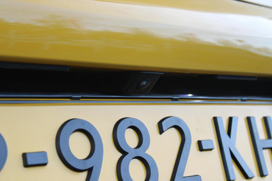 Peugeot 208 1.2 100PK GT | NAVIGATIE | KEYLESS ENTRY/START | APPLE CARPLAY/ANDROID AUTO | LICHTMETALEN VELGEN 17" | 3-D INSTRUMENTENPANEEL | DAB+ RADIO | DODEHOEK DETECTIE | CRUISE CONTROL | LANE ASSIST | CLIMATE CONTROL | ZWART DAK |