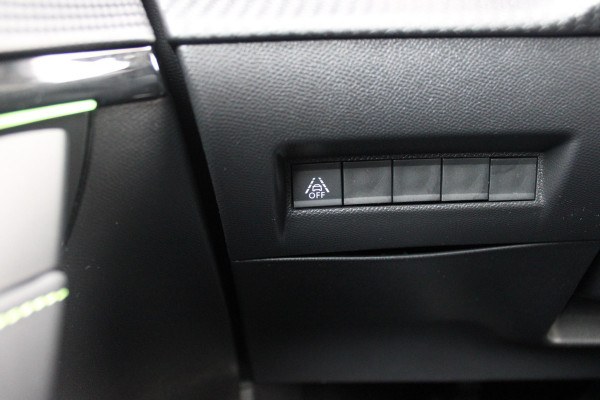 Peugeot 208 1.2 100PK GT | NAVIGATIE | KEYLESS ENTRY/START | APPLE CARPLAY/ANDROID AUTO | LICHTMETALEN VELGEN 17" | 3-D INSTRUMENTENPANEEL | DAB+ RADIO | DODEHOEK DETECTIE | CRUISE CONTROL | LANE ASSIST | CLIMATE CONTROL | ZWART DAK |