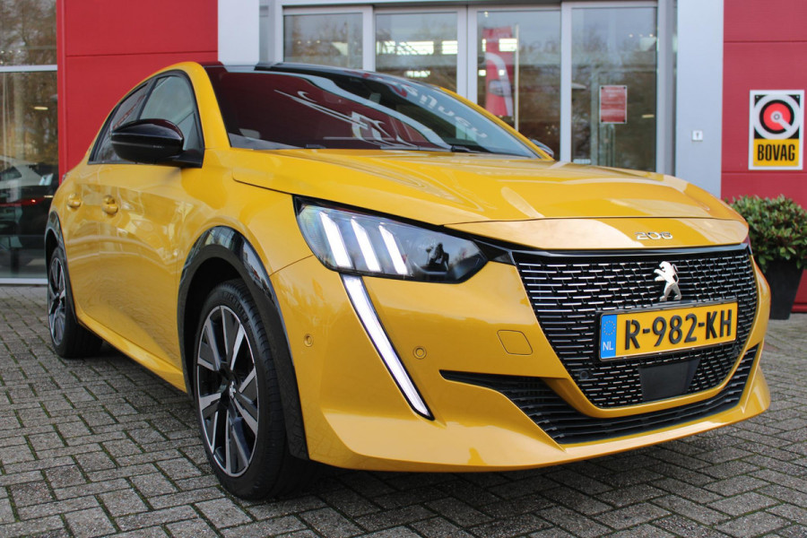 Peugeot 208 1.2 100PK GT | NAVIGATIE | KEYLESS ENTRY/START | APPLE CARPLAY/ANDROID AUTO | LICHTMETALEN VELGEN 17" | 3-D INSTRUMENTENPANEEL | DAB+ RADIO | DODEHOEK DETECTIE | CRUISE CONTROL | LANE ASSIST | CLIMATE CONTROL | ZWART DAK |