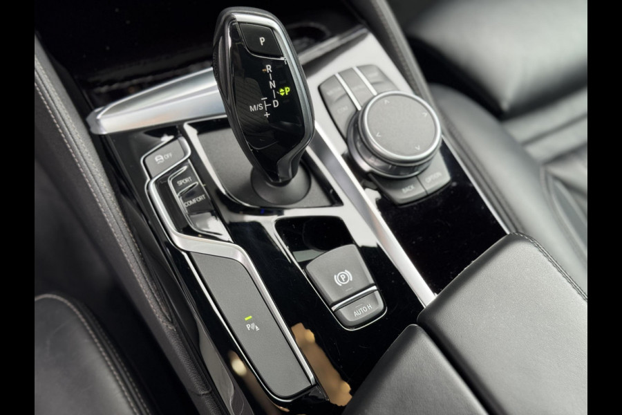 BMW 5 Serie Sedan 530i High Executive M Sport Pakket Automaat / Navigatie Professional / Schuif-/kanteldak / Harman Kardon / Comfortstoelen / Soft Close / Head-Up Display / 20 Inch / Leder / Active Steering