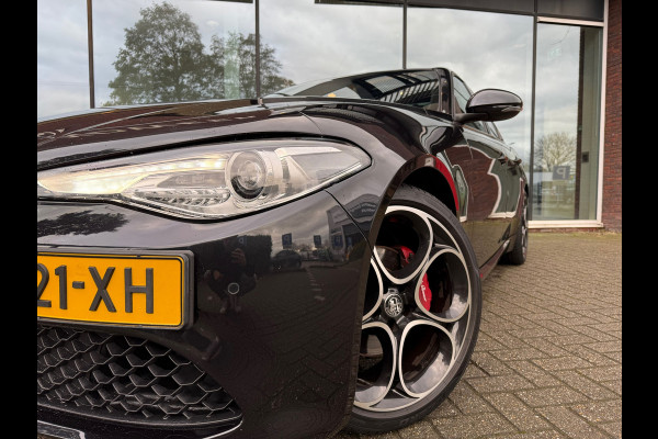 Alfa Romeo Giulia 2.0T Sprint - Automaat - Pano/Schuifdak - Leder - Navi - Afn. Trekhaak -Org.NL