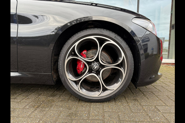 Alfa Romeo Giulia 2.0T Sprint - Automaat - Pano/Schuifdak - Leder - Navi - Afn. Trekhaak -Org.NL
