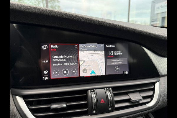 Alfa Romeo Giulia 2.0T Sprint - Automaat - Pano/Schuifdak - Leder - Navi - Afn. Trekhaak -Org.NL