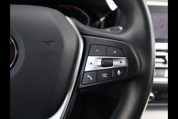 BMW 3 Serie Touring 320i Executive Sport Line Automaat / Live Cockpit Professional / Trekhaak / Panoramadak / Apple CarPlay / 18 Inch / Hifi / LED / Shadow Line