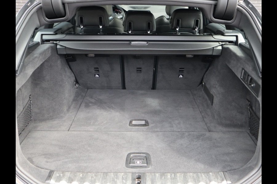 BMW 3 Serie Touring 320i Executive Sport Line Automaat / Live Cockpit Professional / Trekhaak / Panoramadak / Apple CarPlay / 18 Inch / Hifi / LED / Shadow Line