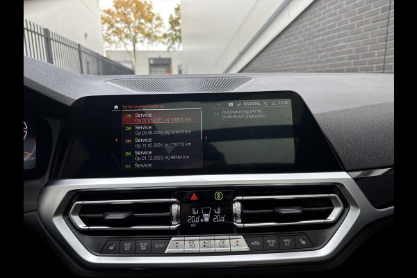 BMW 3 Serie Touring 330i xDrive High Executive M Sport Pakket Automaat / Live Cockpit Professional / Panoramadak / Trekhaak / Leder / Apple CarPlay / Harman Kardon / 19 Inch / Shadow Line / Laserlicht / Head-Up Display / M Sportremsysteem / Adaptief M-onderstel