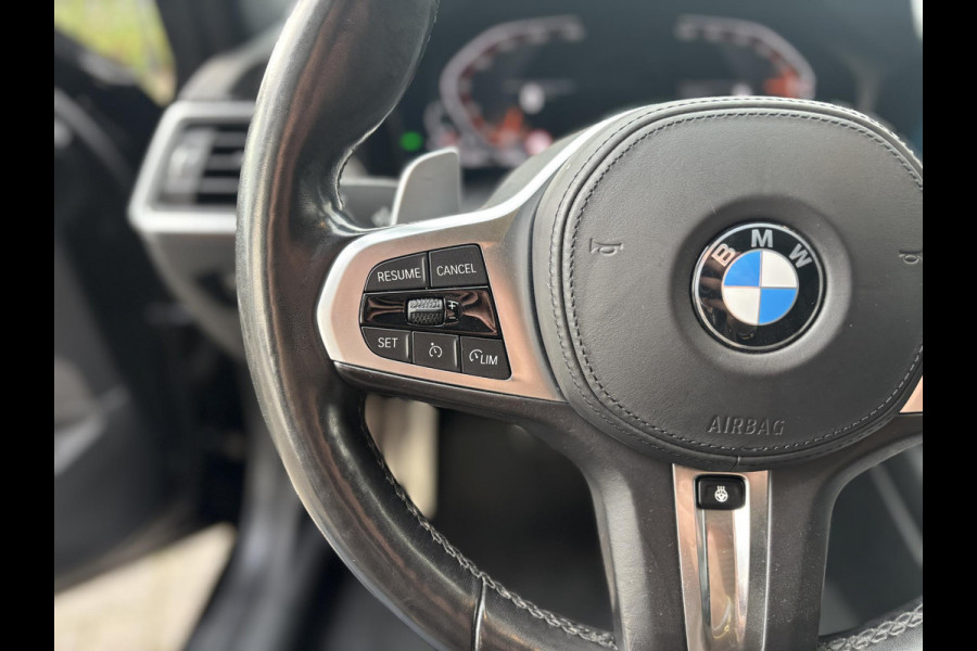 BMW 3 Serie Touring 330i xDrive High Executive M Sport Pakket Automaat / Live Cockpit Professional / Panoramadak / Trekhaak / Leder / Apple CarPlay / Harman Kardon / 19 Inch / Shadow Line / Laserlicht / Head-Up Display / M Sportremsysteem / Adaptief M-onderstel