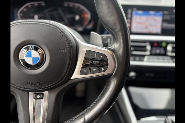 BMW 3 Serie Touring 330i xDrive High Executive M Sport Pakket Automaat / Live Cockpit Professional / Panoramadak / Trekhaak / Leder / Apple CarPlay / Harman Kardon / 19 Inch / Shadow Line / Laserlicht / Head-Up Display / M Sportremsysteem / Adaptief M-onderstel
