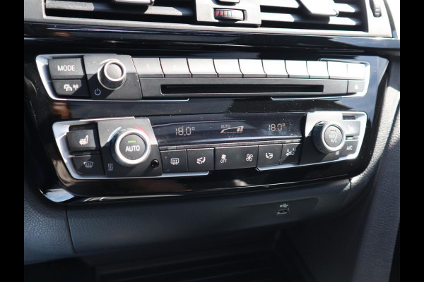 BMW 3 Serie Touring 320i High Executive M Sport Pakket Automaat / Panoramadak / Navigatie Professional / Leder / 19 Inch / Shadow Line / LED / Stoelverwarming / Lichtpakket / Achteruitrijcamera / Extra Getint Glas