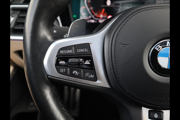 BMW 3 Serie Touring 320i High Executive M Sport Pakket Automaat / Live Cockpit Professional / Panoramadak / Leder / Adaptive Cruise Control / Head-Up Display / Apple CarPlay / 19 Inch / M Sportremsysteem / Shadow Line / LED / Extra Getint Glas / Stoelverwarming