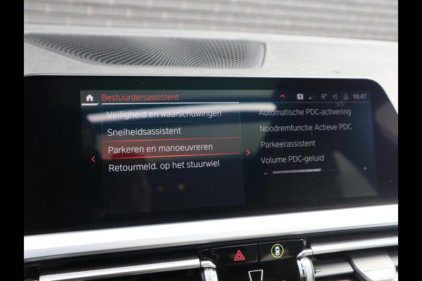 BMW 3 Serie Touring 320i High Executive M Sport Pakket Automaat / Live Cockpit Professional / Panoramadak / Leder / Adaptive Cruise Control / Head-Up Display / Apple CarPlay / 19 Inch / M Sportremsysteem / Shadow Line / LED / Extra Getint Glas / Stoelverwarming