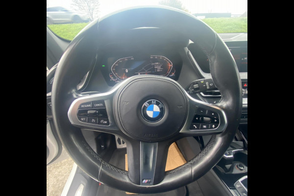 BMW 1-serie 118i High Executive M-sport/ Pano/ H&K/ VC/ Shadow/ Privacy