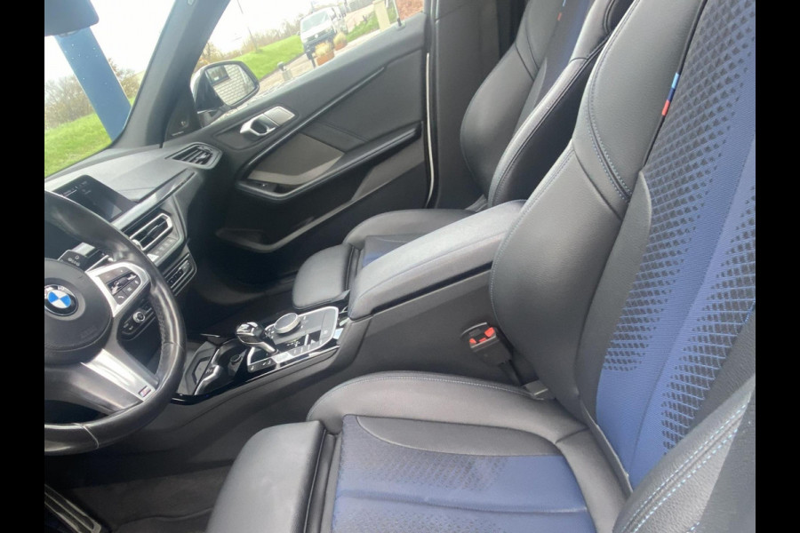 BMW 1-serie 118i High Executive M-sport/ Pano/ H&K/ VC/ Shadow/ Privacy