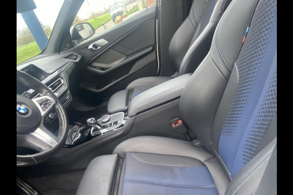 BMW 1-serie 118i High Executive M-sport/ Pano/ H&K/ VC/ Shadow/ Privacy