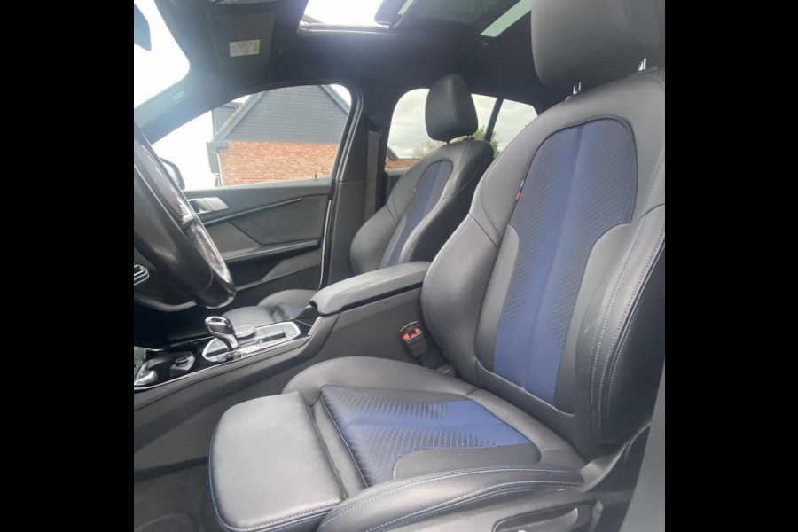 BMW 1-serie 118i High Executive M-sport/ Pano/ H&K/ VC/ Shadow/ Privacy