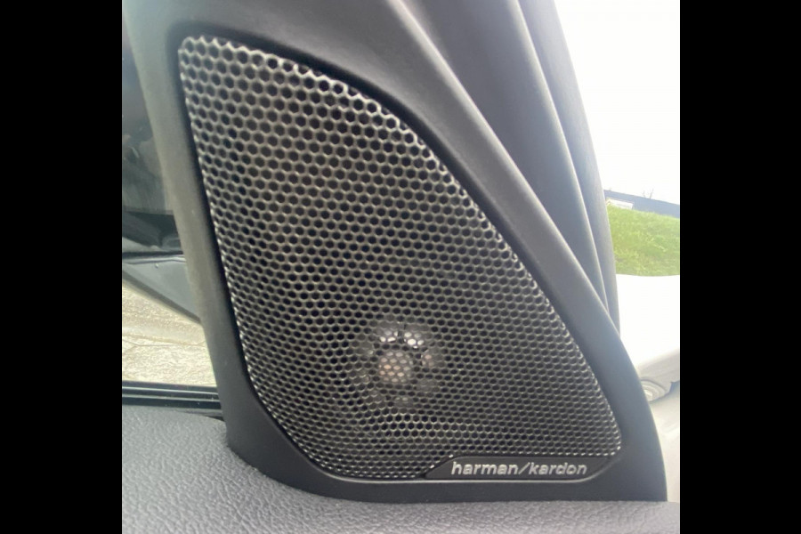 BMW 1-serie 118i High Executive M-sport/ Pano/ H&K/ VC/ Shadow/ Privacy