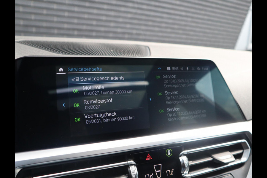 BMW 3 Serie Touring 320e xDrive High Executive M Sport Pakket Automaat / Live Cockpit Professional / Adaptief M Onderstel / Panoramadak / Stoelverwarming / Extra Getint Glas / LED / 19 Inch / Hifi / Lichtpakket