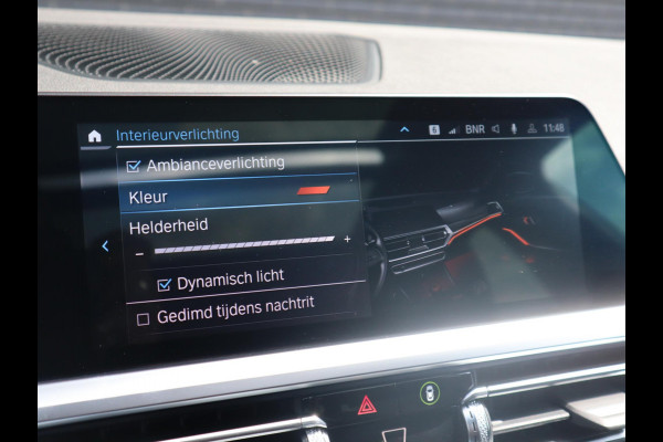 BMW 3 Serie Touring 320e xDrive High Executive M Sport Pakket Automaat / Live Cockpit Professional / Adaptief M Onderstel / Panoramadak / Stoelverwarming / Extra Getint Glas / LED / 19 Inch / Hifi / Lichtpakket