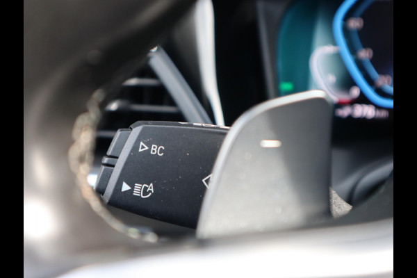 BMW 3 Serie Touring 320e xDrive High Executive M Sport Pakket Automaat / Live Cockpit Professional / Adaptief M Onderstel / Panoramadak / Stoelverwarming / Extra Getint Glas / LED / 19 Inch / Hifi / Lichtpakket