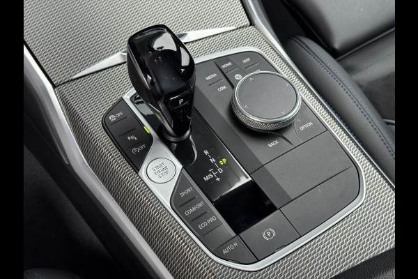 BMW 3 Serie Sedan 320i High Executive M Sport Pakket Automaat / Live Cockpit Professional / Hifi / LED / 19 Inch / DAB / Shadow Line / Neerklapbare Achterbank / M Achterspoiler / Stoelverwarming