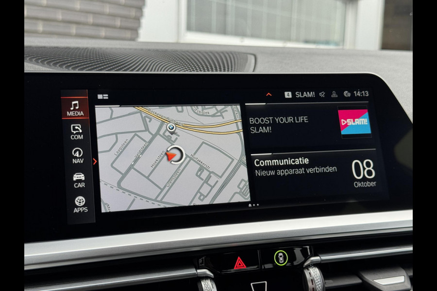 BMW 3 Serie Sedan 320i High Executive M Sport Pakket Automaat / Live Cockpit Professional / Hifi / LED / 19 Inch / DAB / Shadow Line / Neerklapbare Achterbank / M Achterspoiler / Stoelverwarming