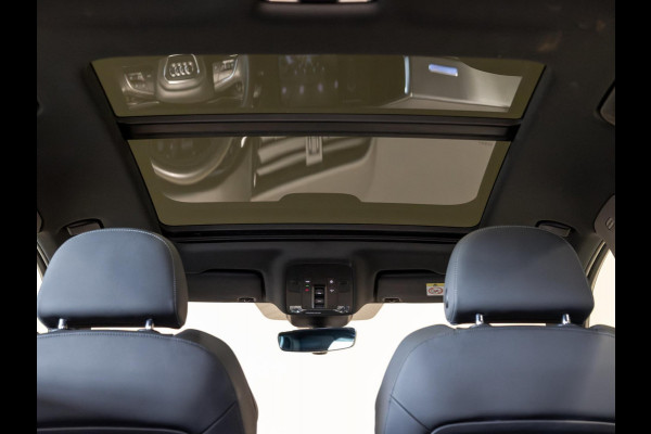 Audi Q3 35 TFSI 2x S Line / 150pk / Panorama dak / Achteruitrij camera / Keyless entry /