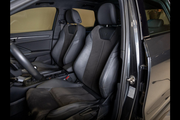 Audi Q3 35 TFSI 2x S Line / 150pk / Panorama dak / Achteruitrij camera / Keyless entry /