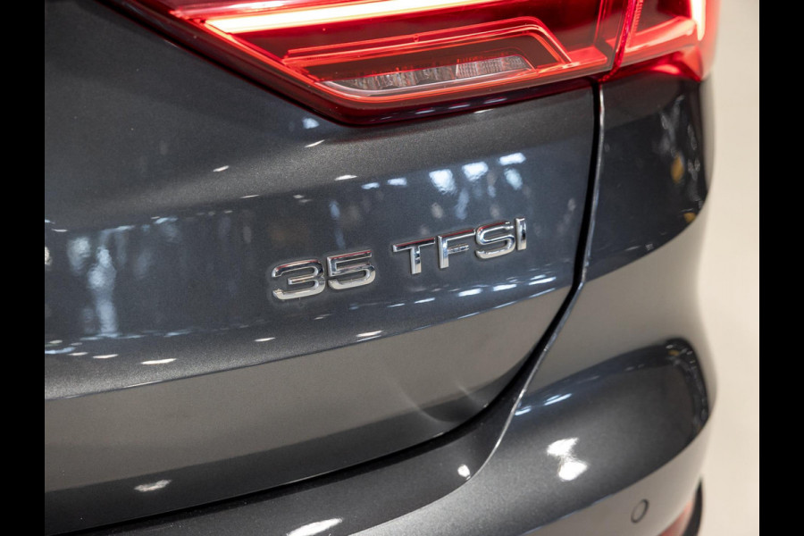Audi Q3 35 TFSI 2x S Line / 150pk / Panorama dak / Achteruitrij camera / Keyless entry /