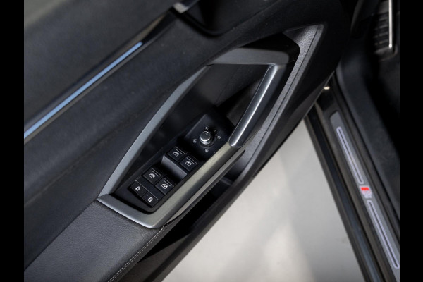 Audi Q3 35 TFSI 2x S Line / 150pk / Panorama dak / Achteruitrij camera / Keyless entry /