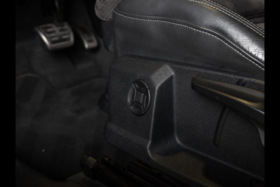 Audi Q3 35 TFSI 2x S Line / 150pk / Panorama dak / Achteruitrij camera / Keyless entry /