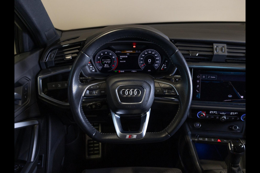Audi Q3 35 TFSI 2x S Line / 150pk / Panorama dak / Achteruitrij camera / Keyless entry /