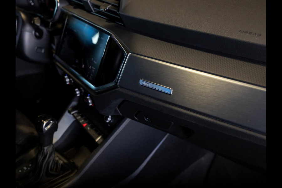 Audi Q3 35 TFSI 2x S Line / 150pk / Panorama dak / Achteruitrij camera / Keyless entry /