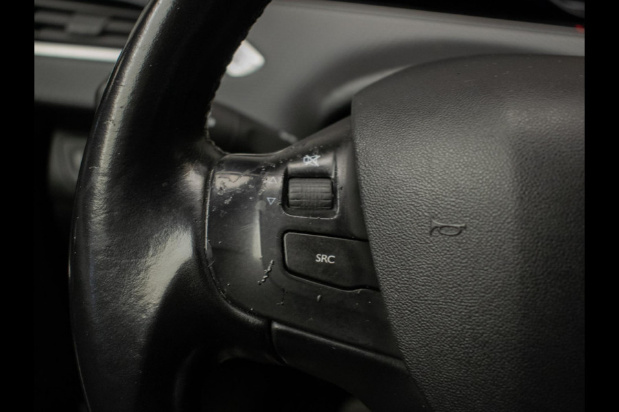 Peugeot 2008 1.2 PureTech Allure Sport (APPLE CARPLAY,NAVI,LED,CAMERA,LEDER,GETINT,CRUISE,CLIMATE,SPORTSTOELEN,LM VELGEN)