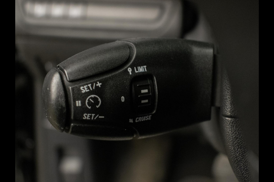 Peugeot 2008 1.2 PureTech Allure Sport (APPLE CARPLAY,NAVI,LED,CAMERA,LEDER,GETINT,CRUISE,CLIMATE,SPORTSTOELEN,LM VELGEN)