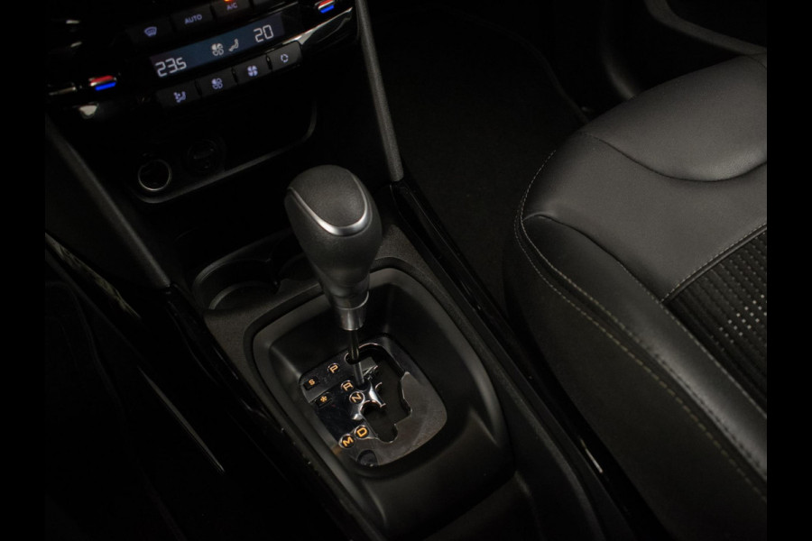 Peugeot 2008 1.2 PureTech Allure Sport (APPLE CARPLAY,NAVI,LED,CAMERA,LEDER,GETINT,CRUISE,CLIMATE,SPORTSTOELEN,LM VELGEN)