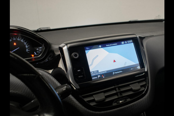 Peugeot 2008 1.2 PureTech Allure Sport (APPLE CARPLAY,NAVI,LED,CAMERA,LEDER,GETINT,CRUISE,CLIMATE,SPORTSTOELEN,LM VELGEN)