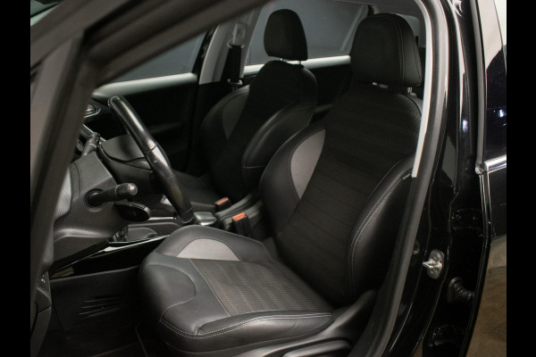 Peugeot 2008 1.2 PureTech Allure Sport (APPLE CARPLAY,NAVI,LED,CAMERA,LEDER,GETINT,CRUISE,CLIMATE,SPORTSTOELEN,LM VELGEN)