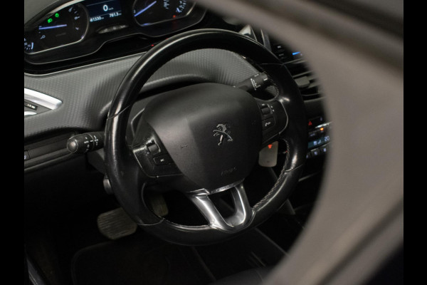 Peugeot 2008 1.2 PureTech Allure Sport (APPLE CARPLAY,NAVI,LED,CAMERA,LEDER,GETINT,CRUISE,CLIMATE,SPORTSTOELEN,LM VELGEN)