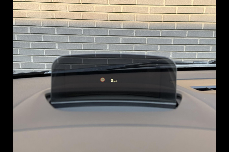 BMW 2 Serie Active Tourer 218i High Executive Sport Line Automaat / Navigatie Plus / Head-Up Display / Hifi / Leder / 17 Inch / Driving Assistant / Achteruitrijcamera / Sportstoelen / Parkeerassistent / Stoelverwarming / LED