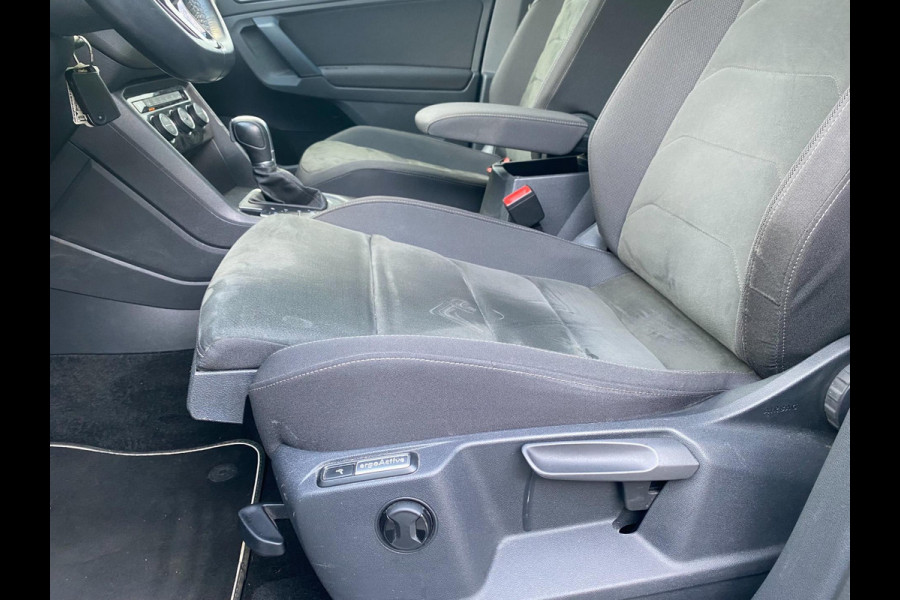 Volkswagen Tiguan 1.4 TSI R-Line |DSG | ACC |Trekhaak |Massagestoel|Stoel/stuurverw |Dealer onderh KM 52.900 !!!