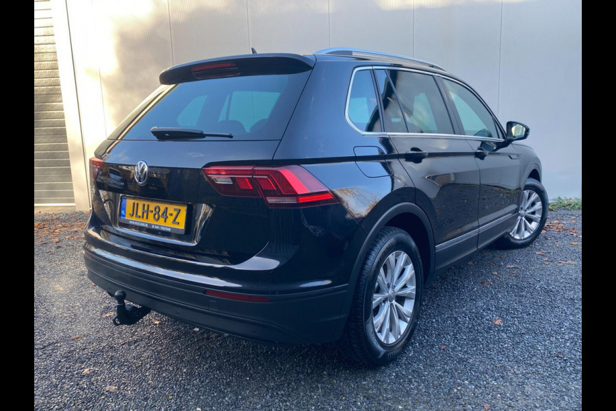 Volkswagen Tiguan 1.4 TSI R-Line |DSG | ACC |Trekhaak |Massagestoel|Stoel/stuurverw |Dealer onderh KM 52.900 !!!
