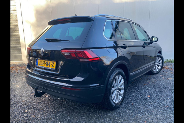 Volkswagen Tiguan 1.4 TSI R-Line |DSG | ACC |Trekhaak |Massagestoel|Stoel/stuurverw |Dealer onderh KM 52.900 !!!