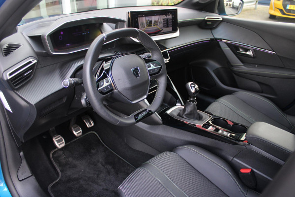 Peugeot 208 1.2 100PK GT | PANORAMA DAK | KEYLESS ENTRY/START | DRAADLOZE APPLE CARPLAY/ANDROID AUTO | CAMERA VOOR + ACHTER | DRAADLOZE TELEFOONLADER | 17" LICHTEMTALEN VELGEN | FULL LED KOPLAMPEN | DODEHOEK DETECTIE | PARKEERSENSOREN VOOR + ACHTER | CRUISE CONTROL | CLIMATE CONTROL |