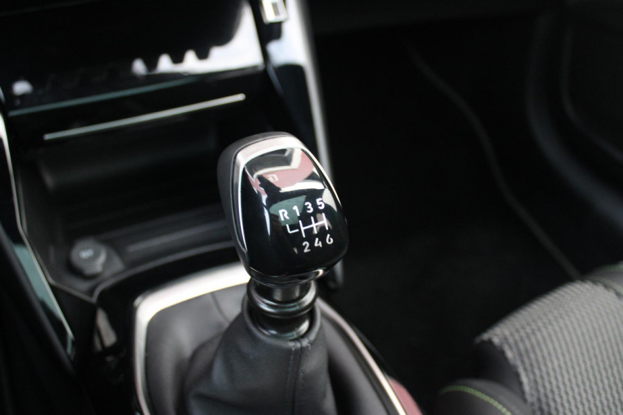 Peugeot 208 1.2 100PK GT | PANORAMA DAK | KEYLESS ENTRY/START | DRAADLOZE APPLE CARPLAY/ANDROID AUTO | CAMERA VOOR + ACHTER | DRAADLOZE TELEFOONLADER | 17" LICHTEMTALEN VELGEN | FULL LED KOPLAMPEN | DODEHOEK DETECTIE | PARKEERSENSOREN VOOR + ACHTER | CRUISE CONTROL | CLIMATE CONTROL |