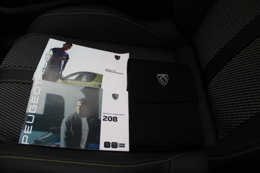 Peugeot 208 1.2 100PK GT | PANORAMA DAK | KEYLESS ENTRY/START | DRAADLOZE APPLE CARPLAY/ANDROID AUTO | CAMERA VOOR + ACHTER | DRAADLOZE TELEFOONLADER | 17" LICHTEMTALEN VELGEN | FULL LED KOPLAMPEN | DODEHOEK DETECTIE | PARKEERSENSOREN VOOR + ACHTER | CRUISE CONTROL | CLIMATE CONTROL |