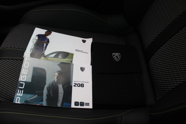 Peugeot 208 1.2 100PK GT | PANORAMA DAK | KEYLESS ENTRY/START | DRAADLOZE APPLE CARPLAY/ANDROID AUTO | CAMERA VOOR + ACHTER | DRAADLOZE TELEFOONLADER | 17" LICHTEMTALEN VELGEN | FULL LED KOPLAMPEN | DODEHOEK DETECTIE | PARKEERSENSOREN VOOR + ACHTER | CRUISE CONTROL | CLIMATE CONTROL |