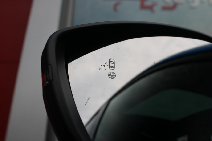 Peugeot 208 1.2 100PK GT | PANORAMA DAK | KEYLESS ENTRY/START | DRAADLOZE APPLE CARPLAY/ANDROID AUTO | CAMERA VOOR + ACHTER | DRAADLOZE TELEFOONLADER | 17" LICHTEMTALEN VELGEN | FULL LED KOPLAMPEN | DODEHOEK DETECTIE | PARKEERSENSOREN VOOR + ACHTER | CRUISE CONTROL | CLIMATE CONTROL |