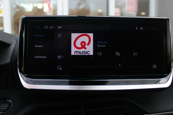 Peugeot 208 1.2 100PK GT | PANORAMA DAK | KEYLESS ENTRY/START | DRAADLOZE APPLE CARPLAY/ANDROID AUTO | CAMERA VOOR + ACHTER | DRAADLOZE TELEFOONLADER | 17" LICHTEMTALEN VELGEN | FULL LED KOPLAMPEN | DODEHOEK DETECTIE | PARKEERSENSOREN VOOR + ACHTER | CRUISE CONTROL | CLIMATE CONTROL |