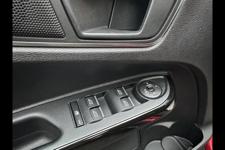 Ford B-MAX 1.0 EcoBoost Titanium CLIMA / CRUISE / NAVI / AFNEEMBARE TREKHAAK